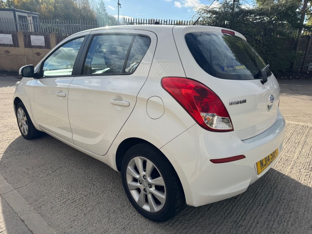 Used Hyundai i20 2014 for sale - 76367680: Photo 6