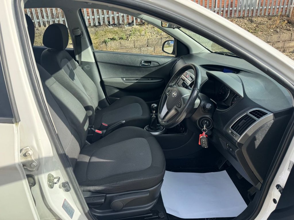 Used Hyundai i20 2014 for sale - 76367680: Photo 9
