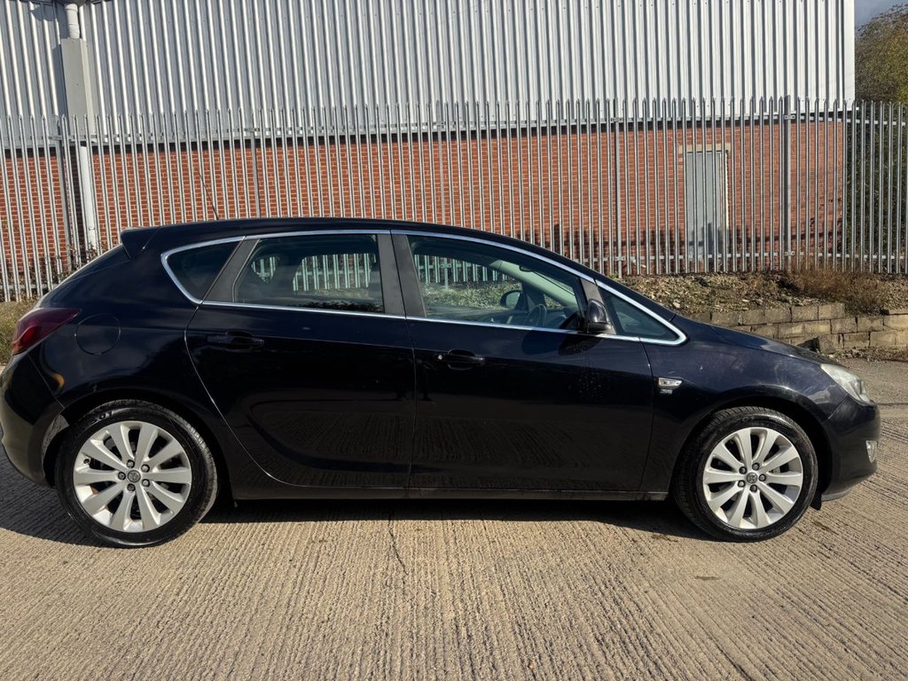 Used Vauxhall Astra 2010 for sale - 76595988: Photo 2