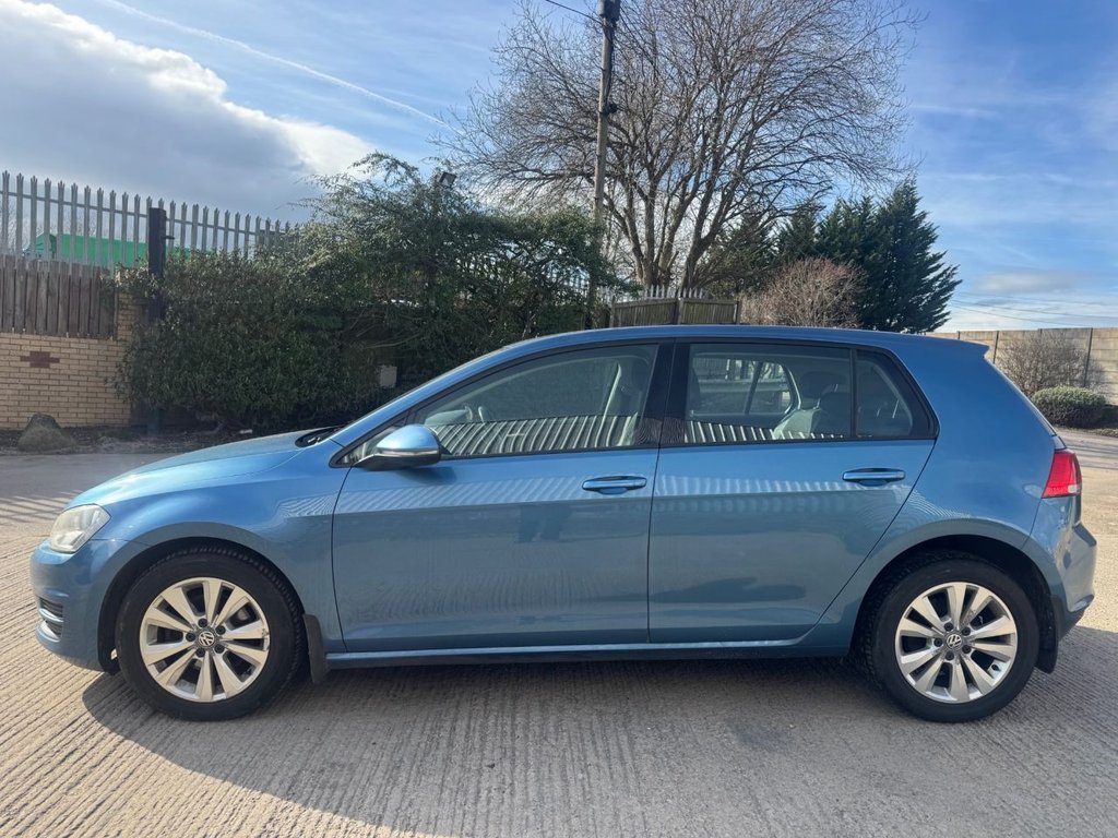 Used Volkswagen Golf 2013 for sale - 77666951: Photo 2