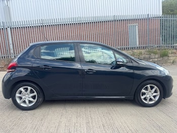Used Peugeot 208 2016 for sale - 79358771: Photo
