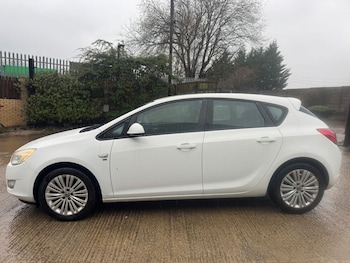 Used Vauxhall Astra 2011 for sale - 77451979: Photo