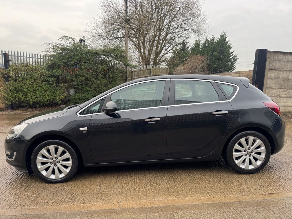 Used Vauxhall Astra 2012 for sale - 77140029: Photo 2