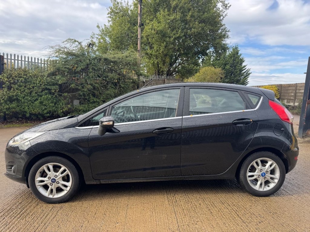 Used Ford Fiesta 2016 for sale - 76356722: Photo 2