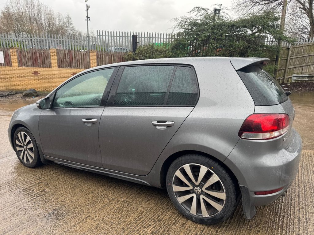 Used Volkswagen Golf 2009 for sale - 77693610: Photo 2