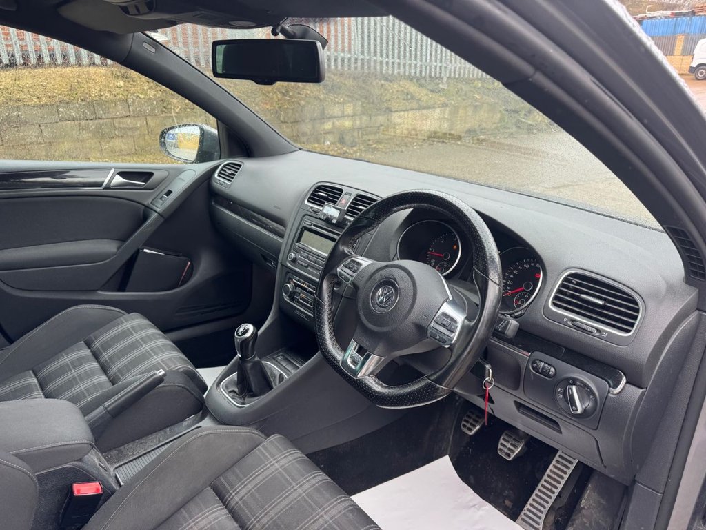 Used Volkswagen Golf 2009 for sale - 77693610: Photo 4