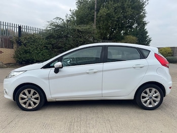 Used Ford Fiesta 2011 for sale - 76313170: Photo 2