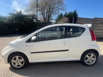 Used Peugeot 107 2010 for sale - 77936908: Photo