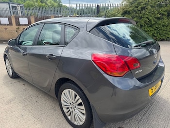 Used Vauxhall Astra 2011 for sale - 78658502: Photo