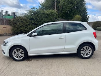 Used Volkswagen Polo 2015 for sale - 79686713: Photo