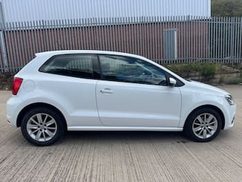 Used Volkswagen Polo 2015 for sale - 79686713: Photo