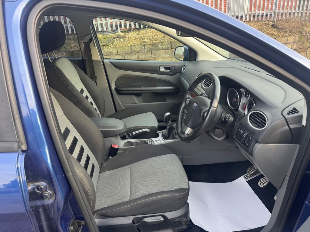 Used Ford Focus 2010 for sale - 77200562: Photo 9