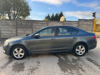 Used Skoda Octavia 2015 for sale - 76632224: Photo