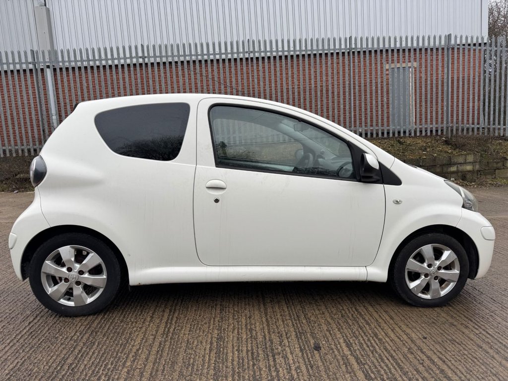 Used Toyota AYGO 2012 for sale - 77451970: Photo 4