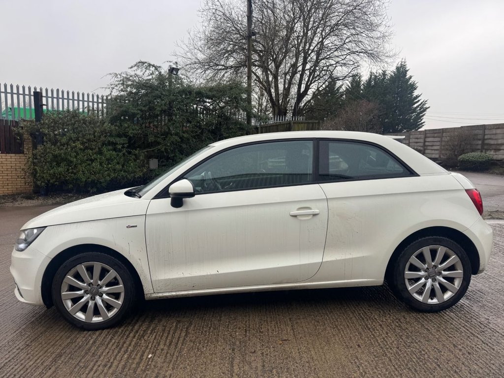 Used Audi A1 2011 for sale - 77534614: Photo 2