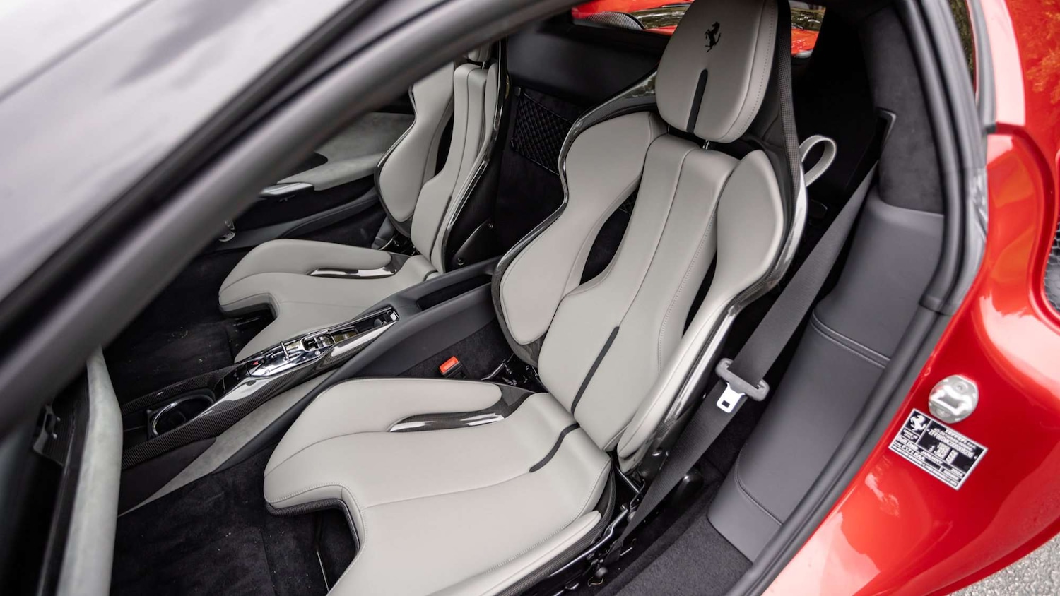 Used Ferrari 296 GTB 2024 for sale - 77615324: Photo 15