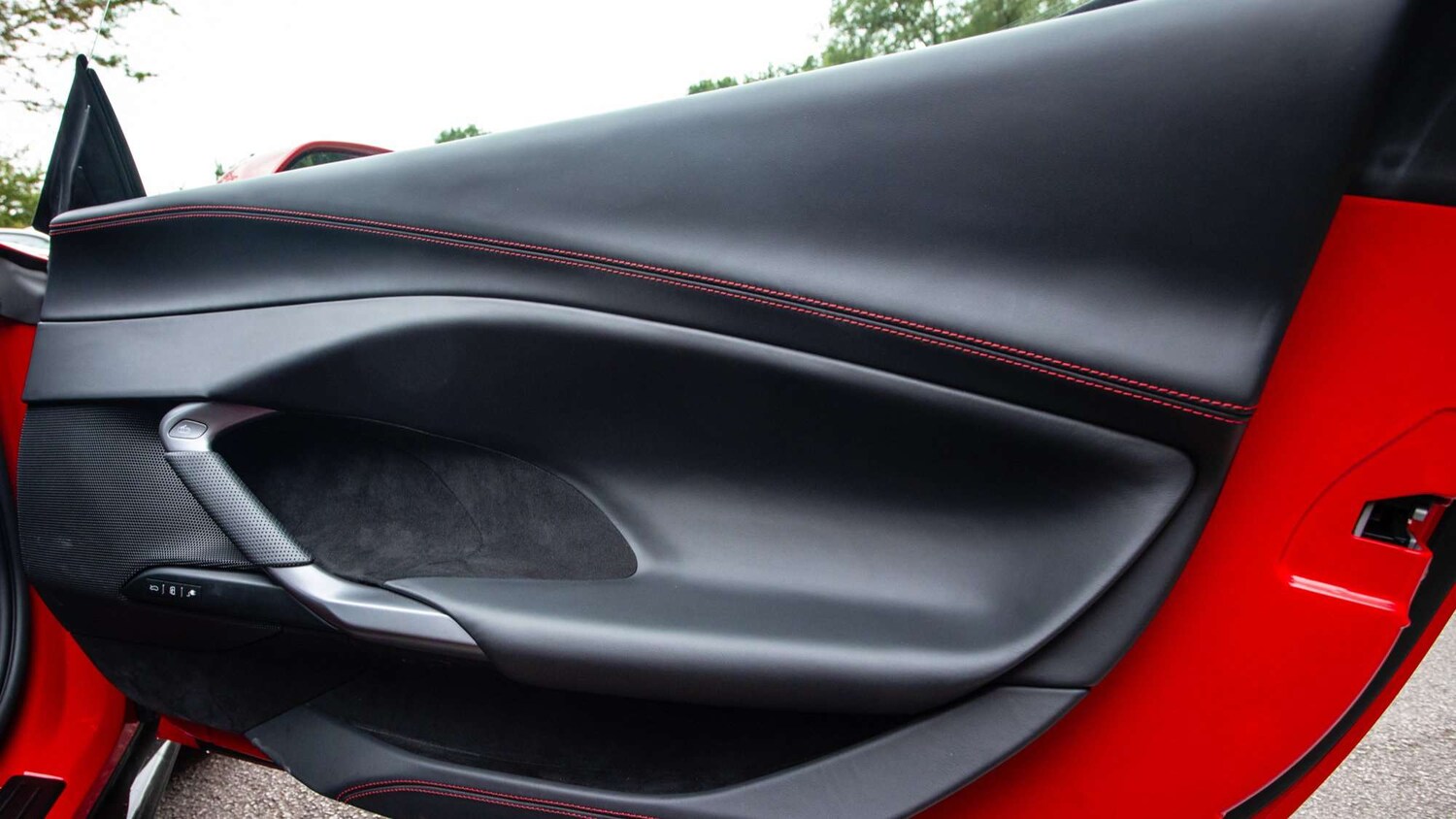 Used Ferrari 296 GTB 2022 for sale - 78173926: Photo 23