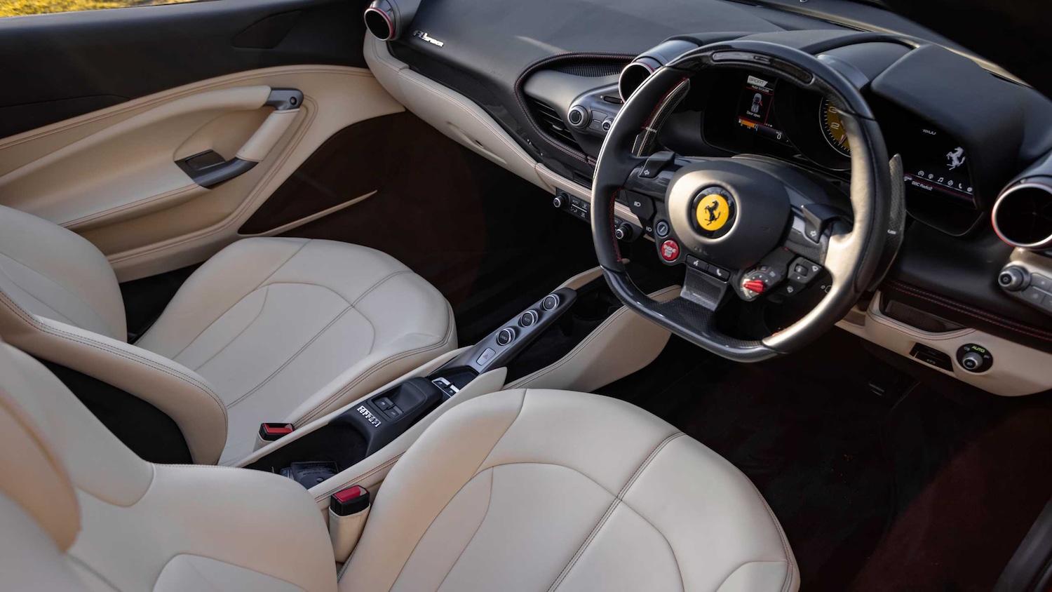Used Ferrari F8 Spider 2021 for sale - 77147398: Photo 16