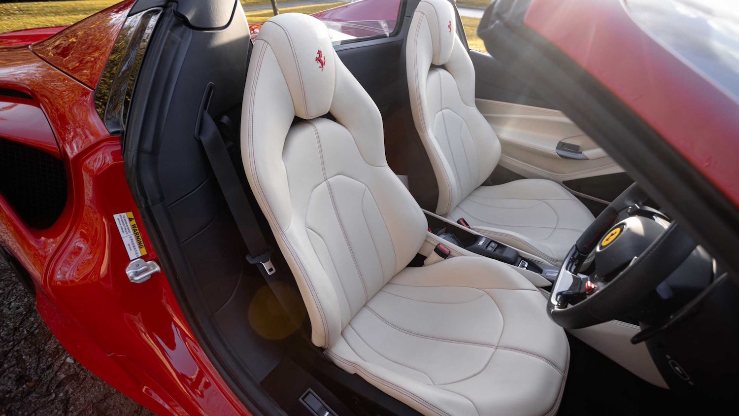 Used Ferrari F8 Spider 2021 for sale - 77147398: Photo 23