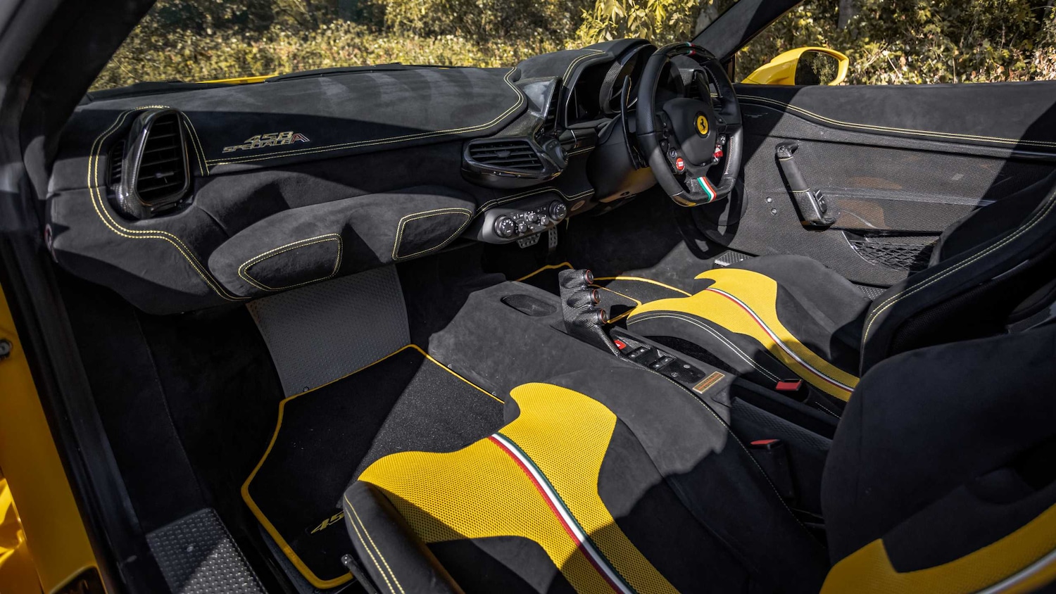 Used Ferrari 812 Competizione 2023 for sale - 75785174: Photo 10