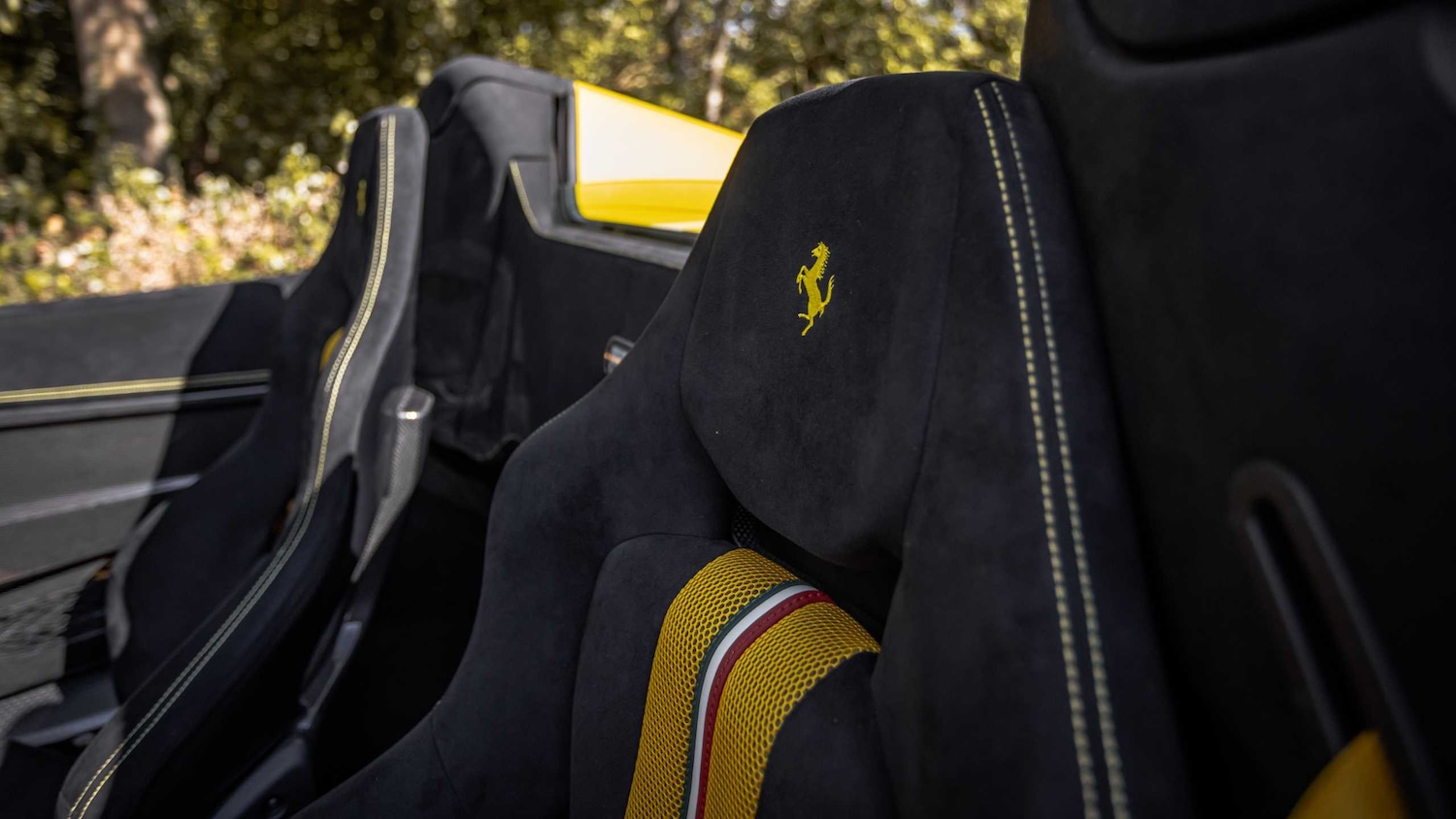 Used Ferrari 812 Competizione 2023 for sale - 75785174: Photo 11