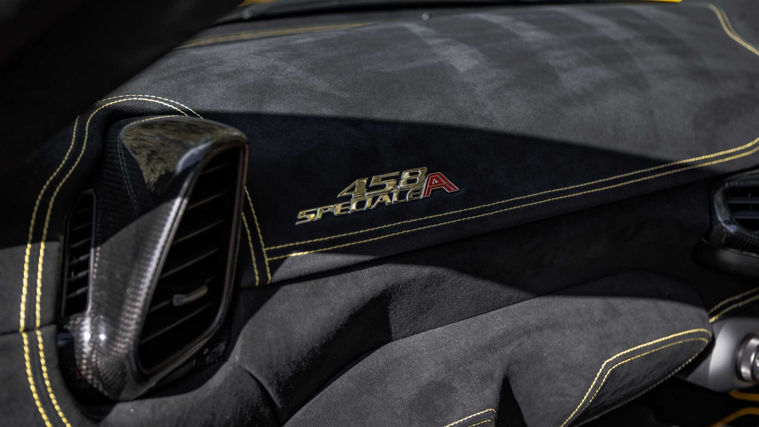 Used Ferrari 812 Competizione 2023 for sale - 75785174: Photo 17