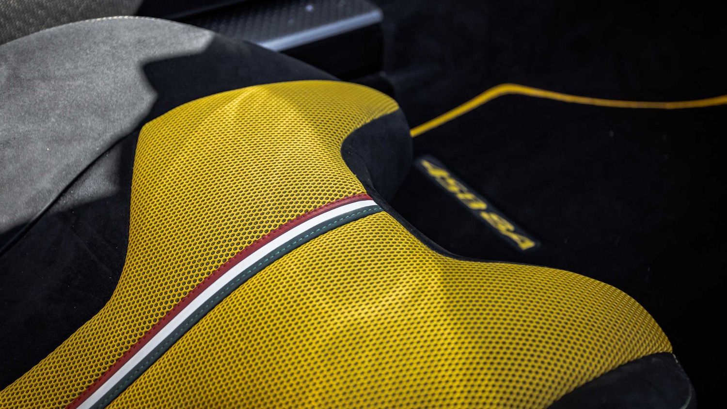 Used Ferrari 812 Competizione 2023 for sale - 75785174: Photo 21