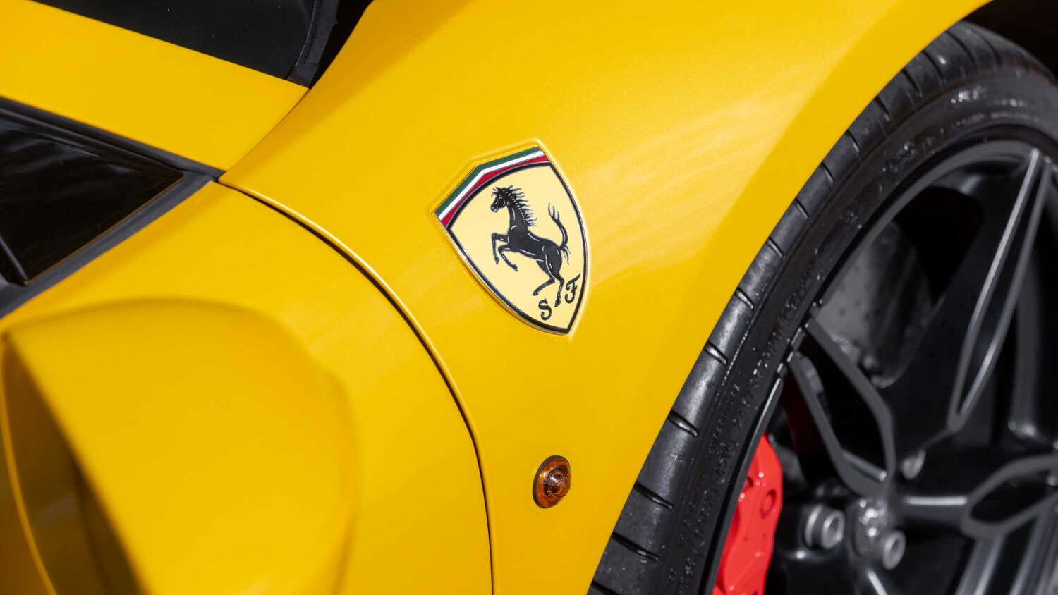 Used Ferrari 812 Competizione 2023 for sale - 75785174: Photo 32