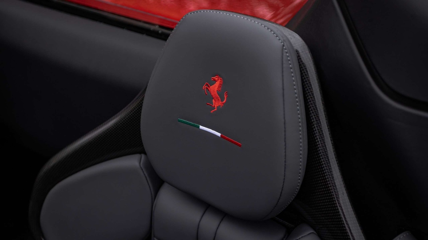 Used Ferrari 296 GTS 2024 for sale - 77219551: Photo 16