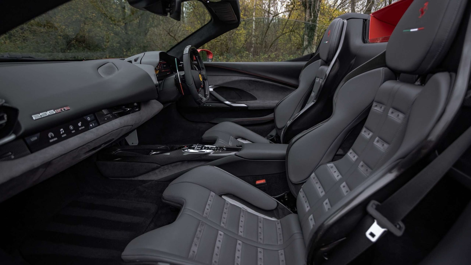 Used Ferrari 296 GTS 2024 for sale - 77219551: Photo 18