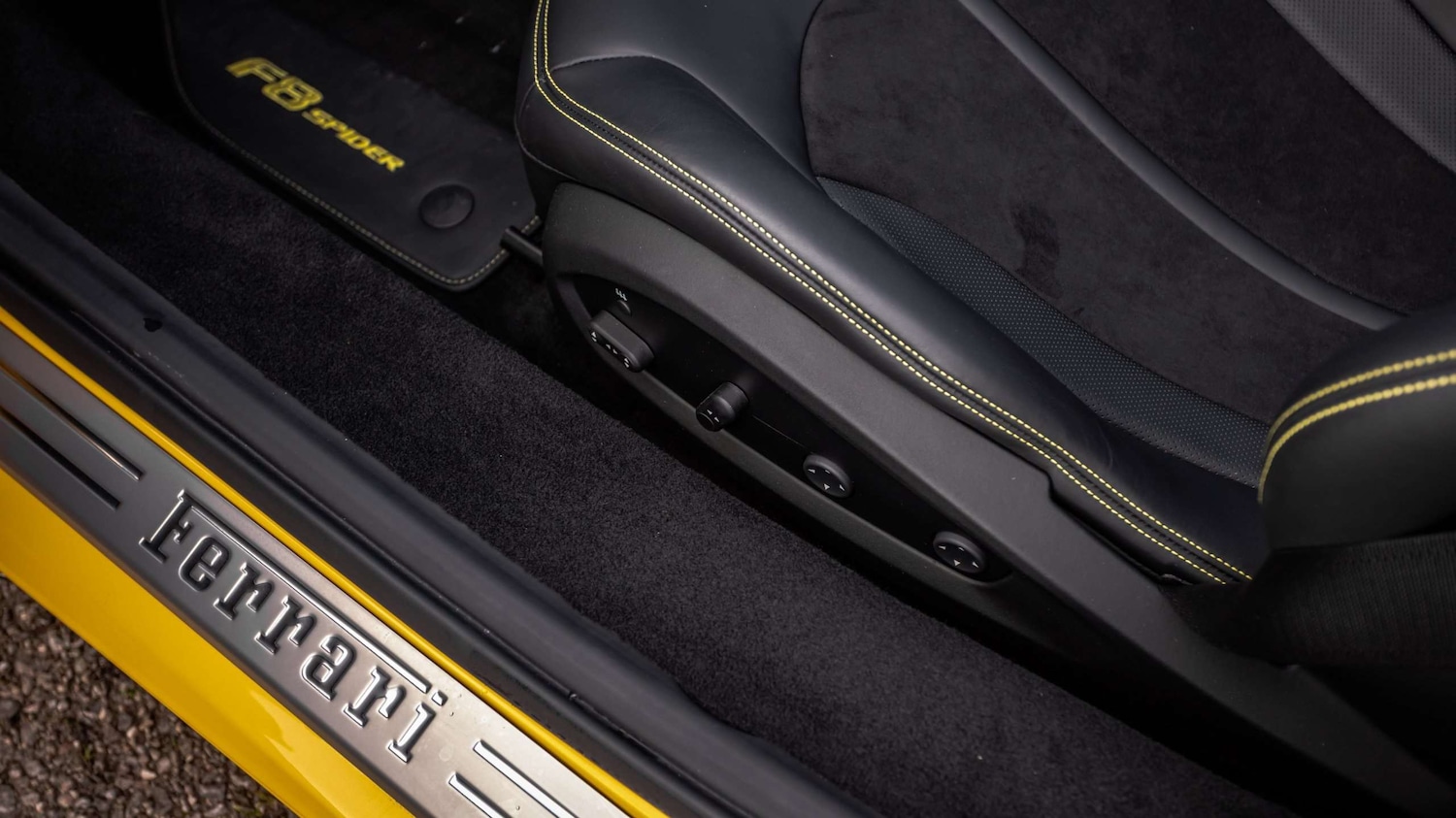 Used Ferrari F8 Spider 2021 for sale - 77257261: Photo 16