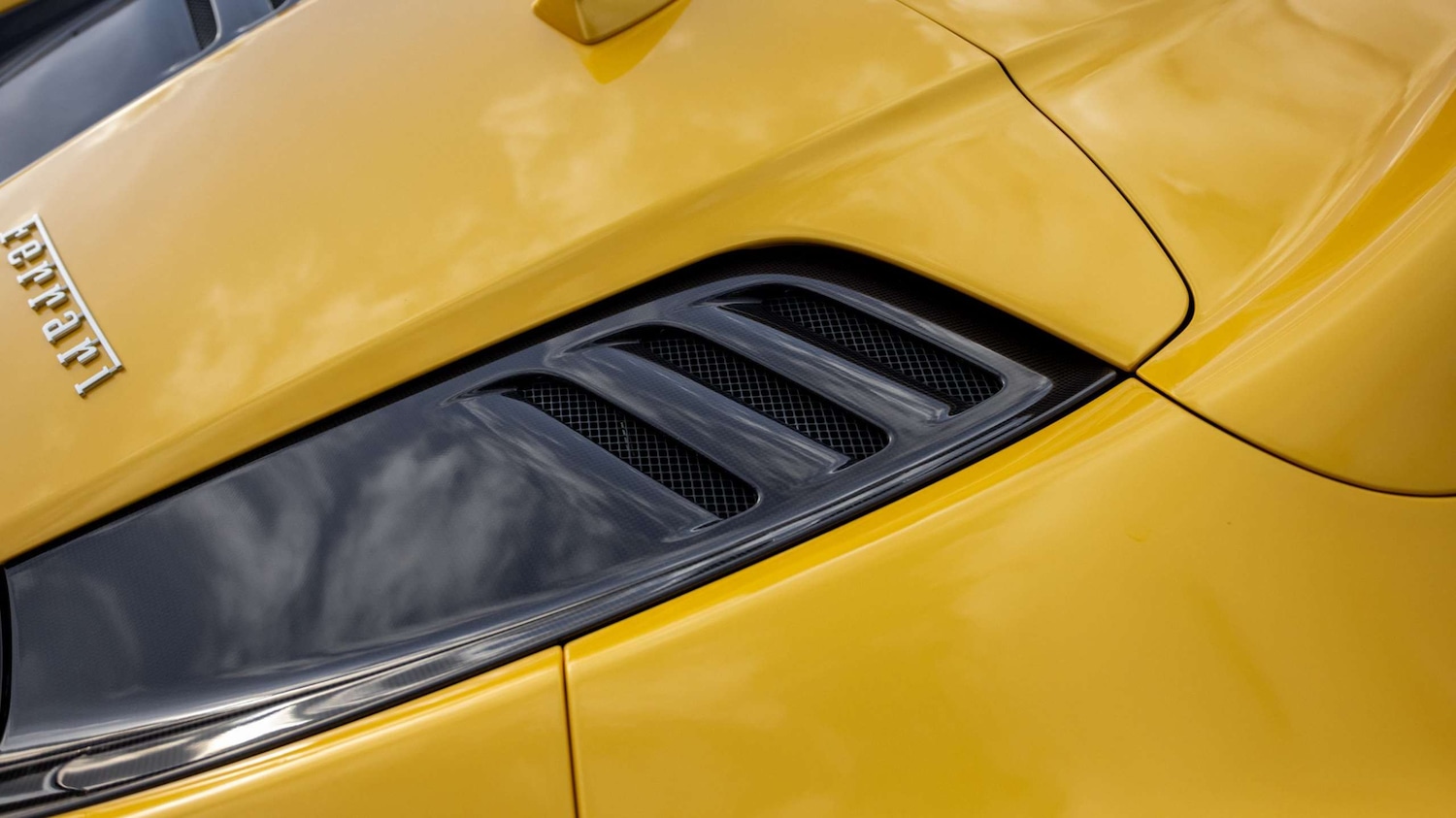 Used Ferrari F8 Spider 2021 for sale - 77257261: Photo 32