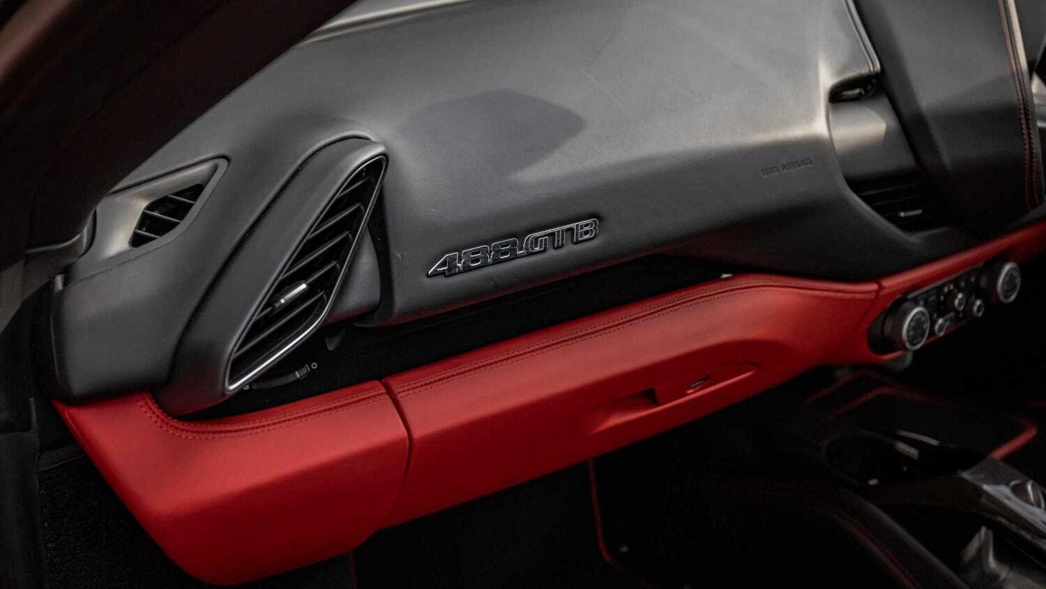 Used Ferrari 488 2016 for sale - 75390521: Photo 12