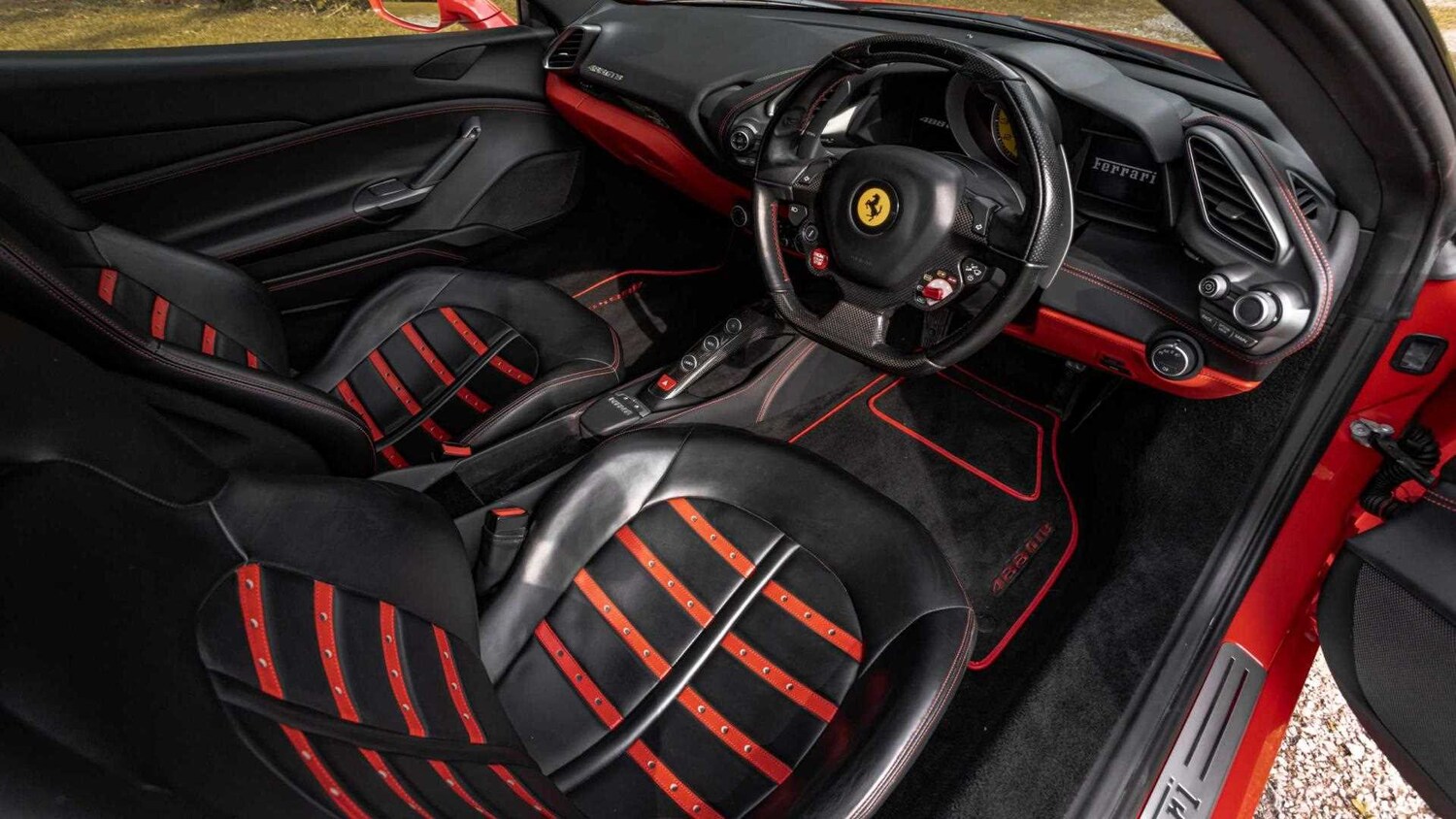 Used Ferrari 488 2016 for sale - 75390521: Photo 9