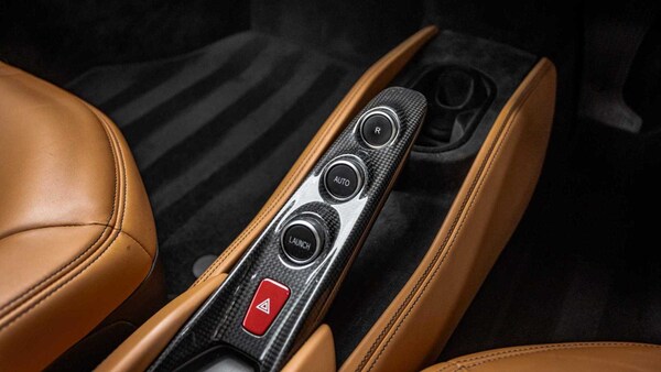 Used Ferrari F8 Tributo 2020 for sale - 75373468: Photo 12