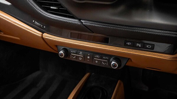 Used Ferrari F8 Tributo 2020 for sale - 75373468: Photo 14