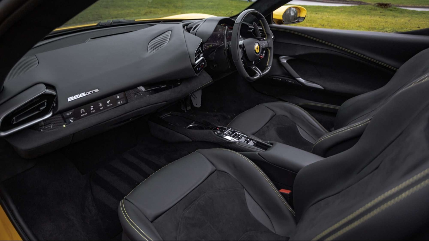 Used Ferrari 296 GTS 2023 for sale - 77147349: Photo 11