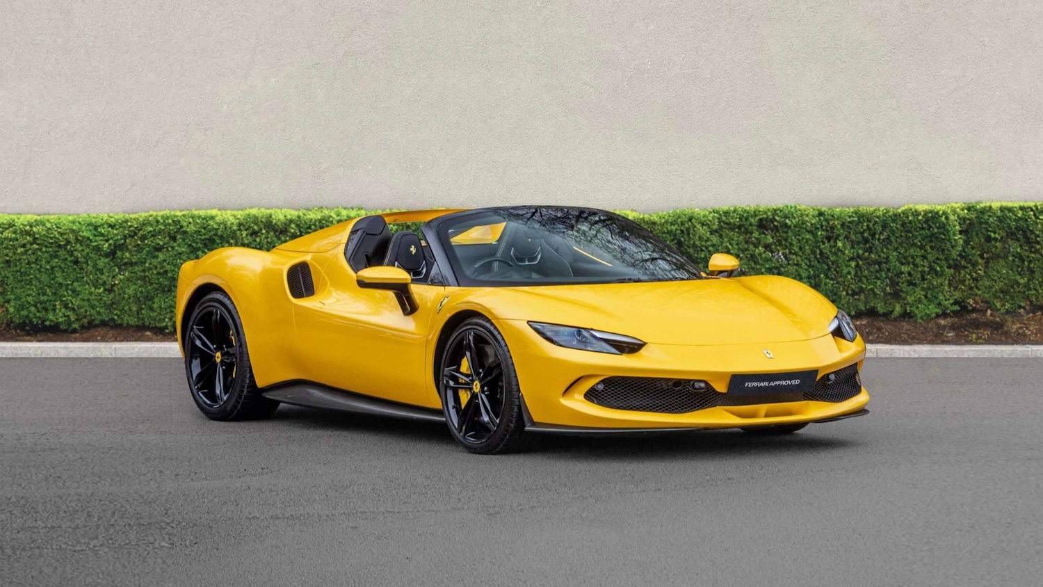 Used Ferrari 296 GTS 2023 for sale - 77147349: Photo 2