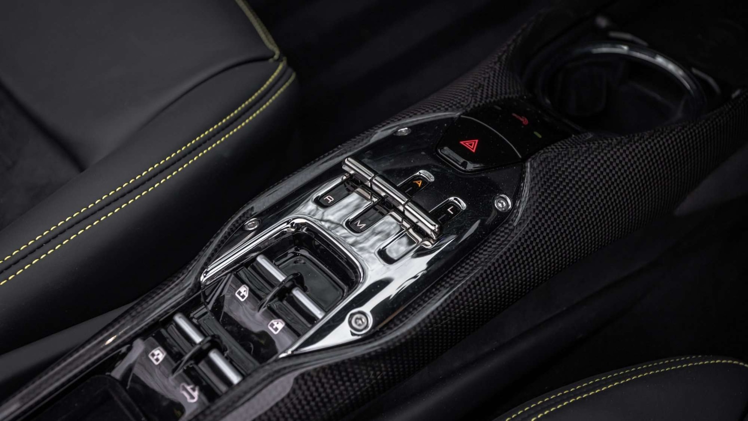 Used Ferrari 296 GTS 2023 for sale - 77147349: Photo 21