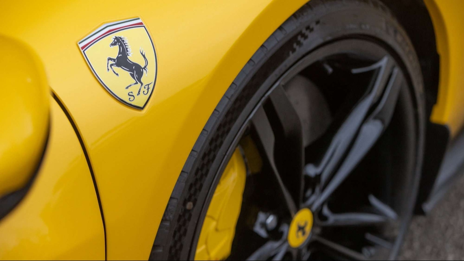 Used Ferrari 296 GTS 2023 for sale - 77147349: Photo 27