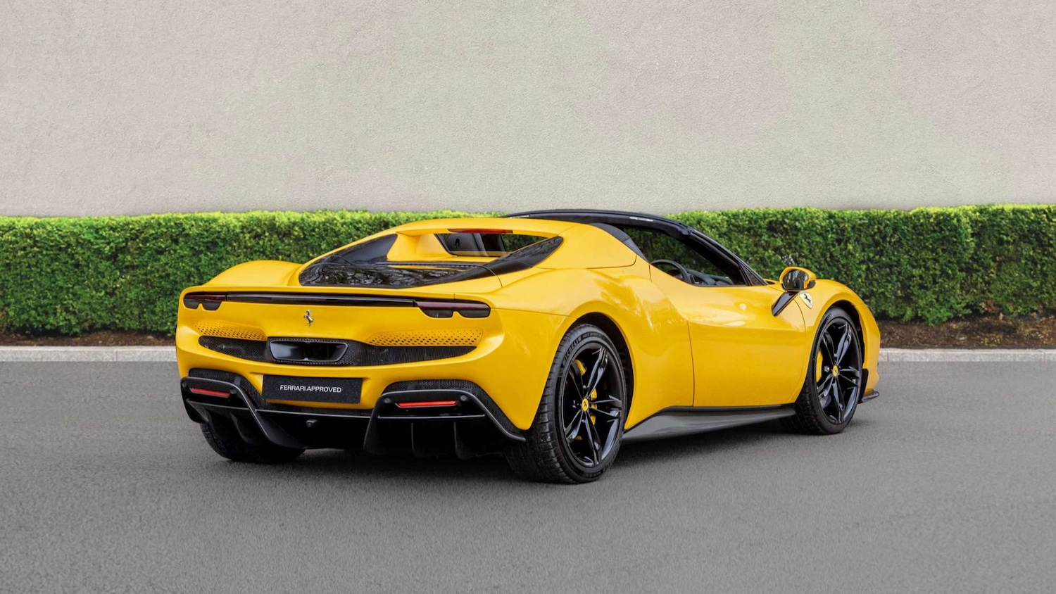 Used Ferrari 296 GTS 2023 for sale - 77147349: Photo 5