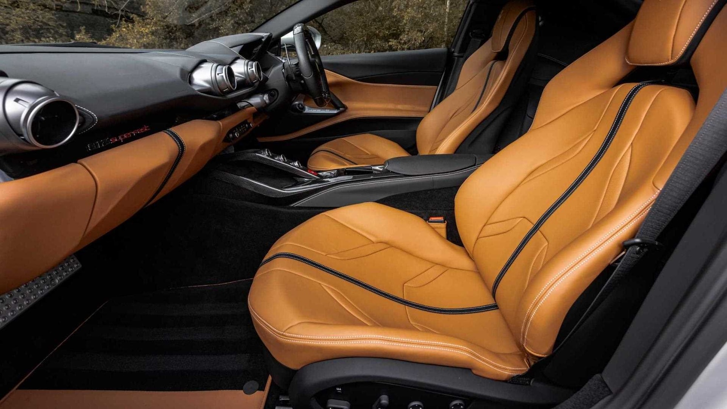 Used Ferrari 812 Superfast 2021 for sale - 76125828: Photo 10