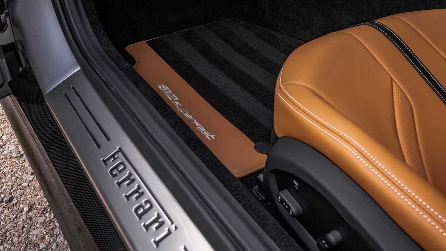 Used Ferrari 812 Superfast 2021 for sale - 76125828: Photo 17