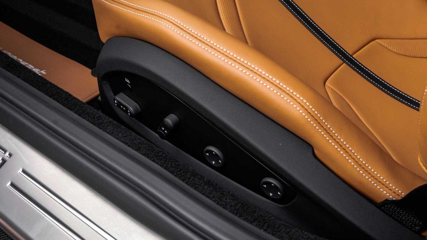 Used Ferrari 812 Superfast 2021 for sale - 76125828: Photo 18