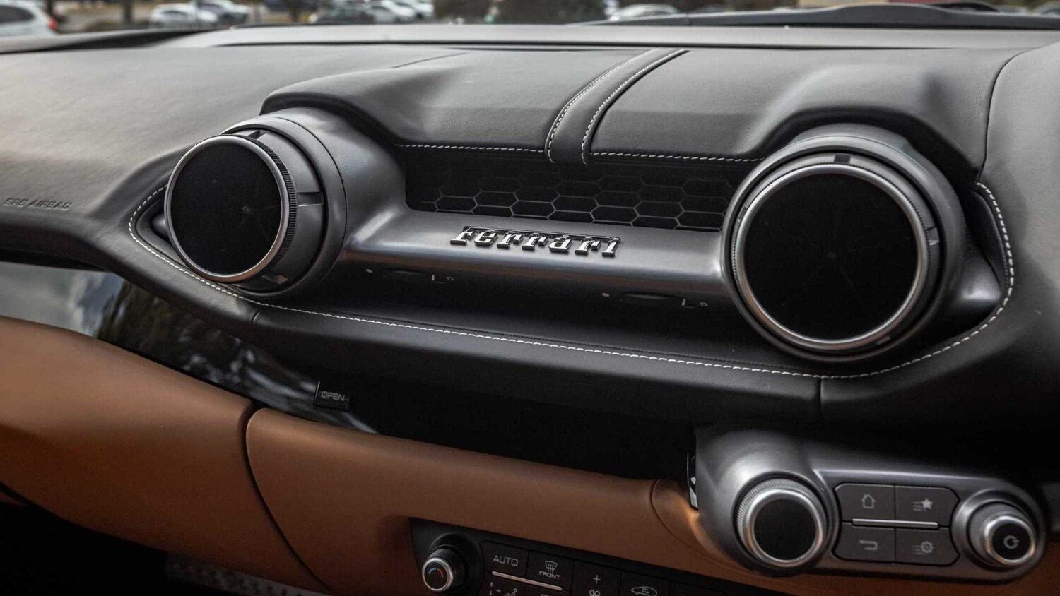 Used Ferrari 812 Superfast 2021 for sale - 76125828: Photo 30