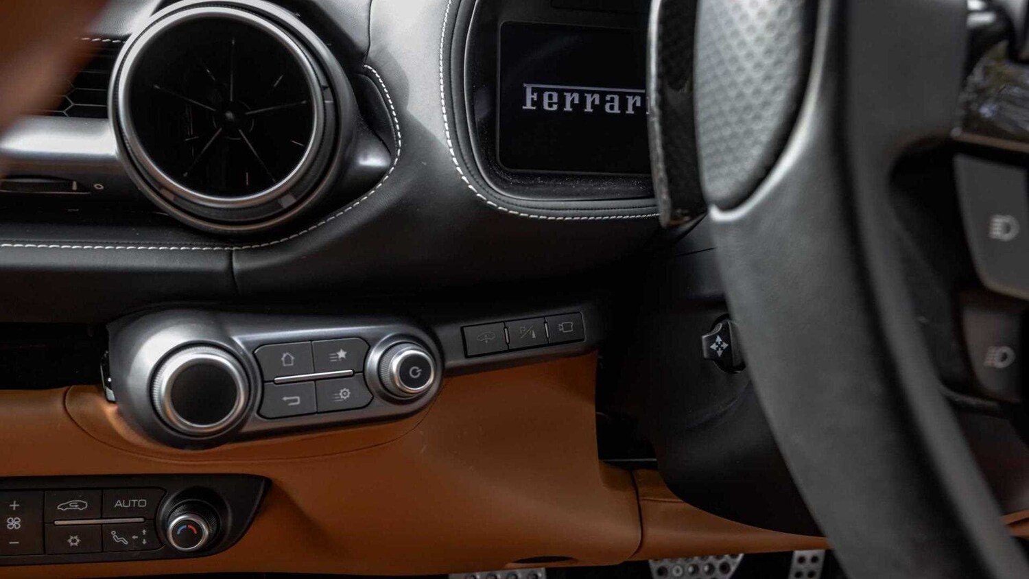 Used Ferrari 812 Superfast 2021 for sale - 76125828: Photo 32