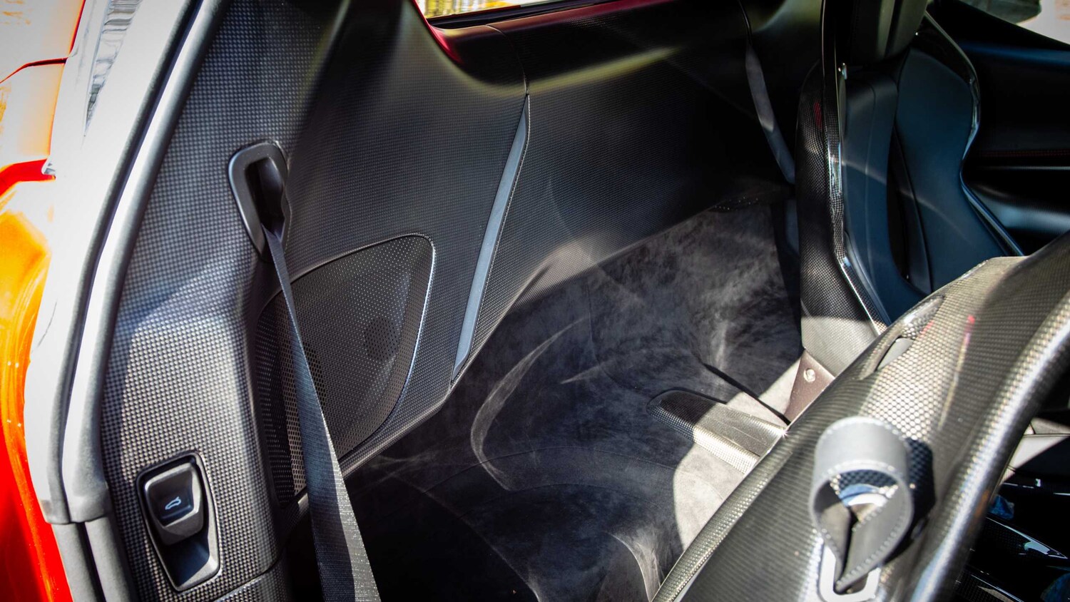 Used Ferrari 296 GTS 2023 for sale - 75218048: Photo 24