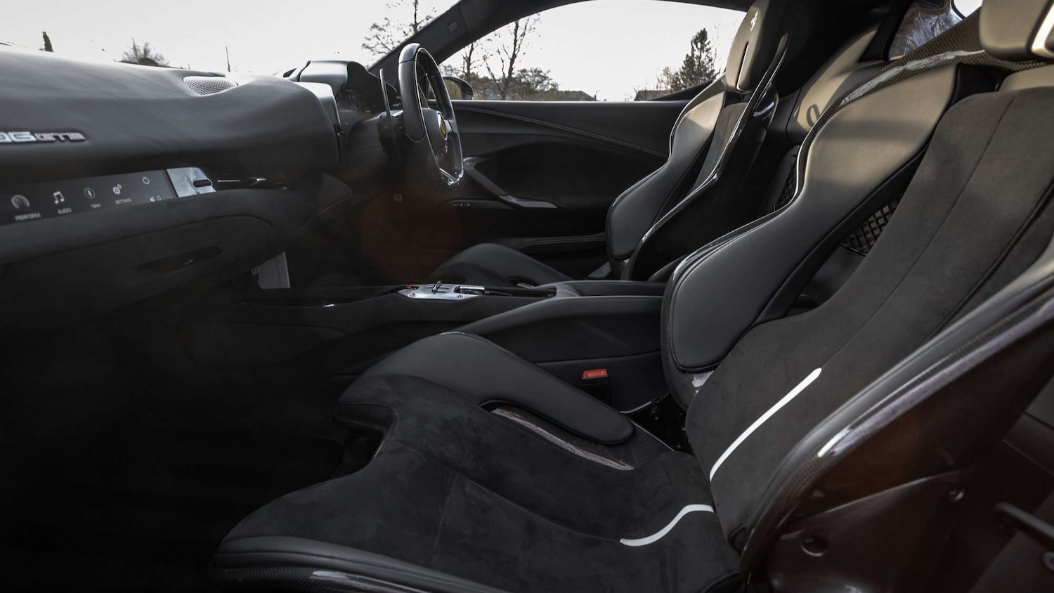 Used Ferrari 296 GTB 2022 for sale - 77233105: Photo 12