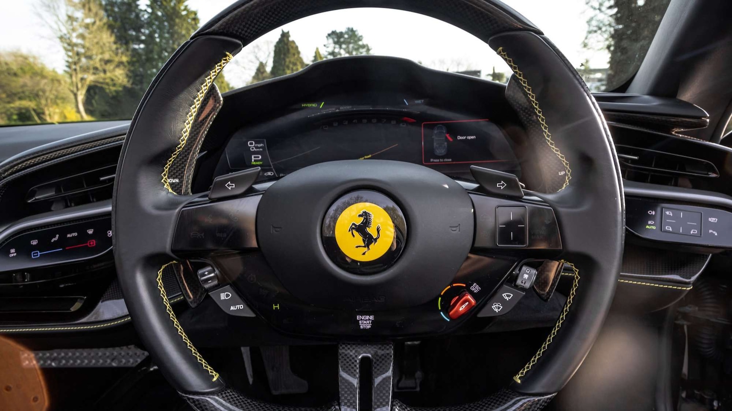 Used Ferrari SF90 Spider 2023 for sale - 77996170: Photo 12