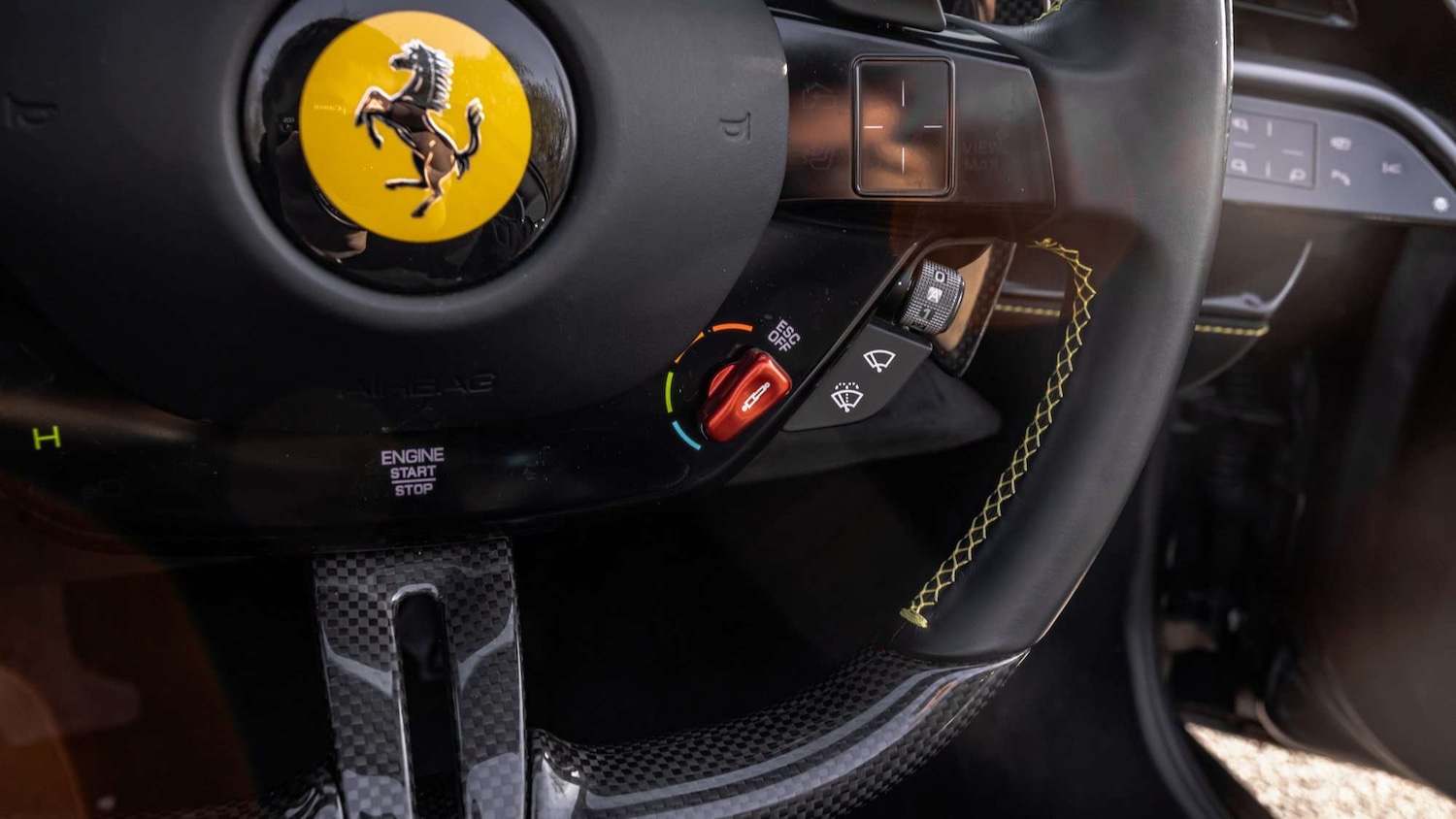 Used Ferrari SF90 Spider 2023 for sale - 77996170: Photo 32